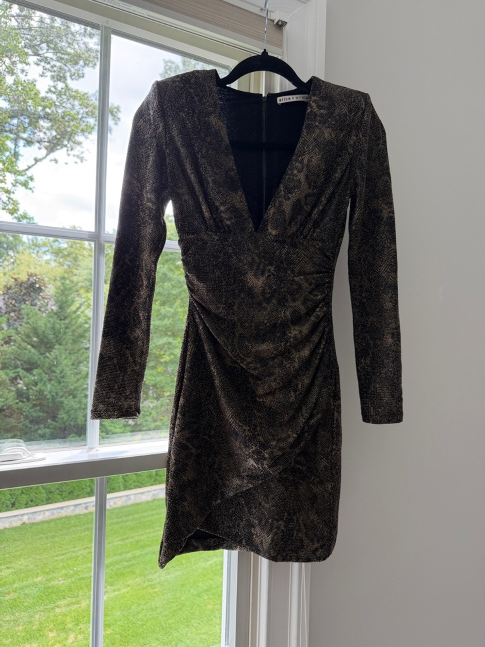 Alice + Olivia Black Metallic Snake-Print V-Neck Mini Dress size 2, small